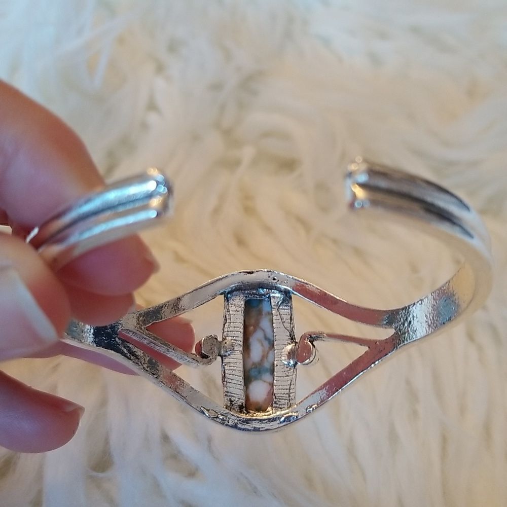 ❤️Bangle Bracelet silvertone with Turquoise stone - Picture 4 of 10